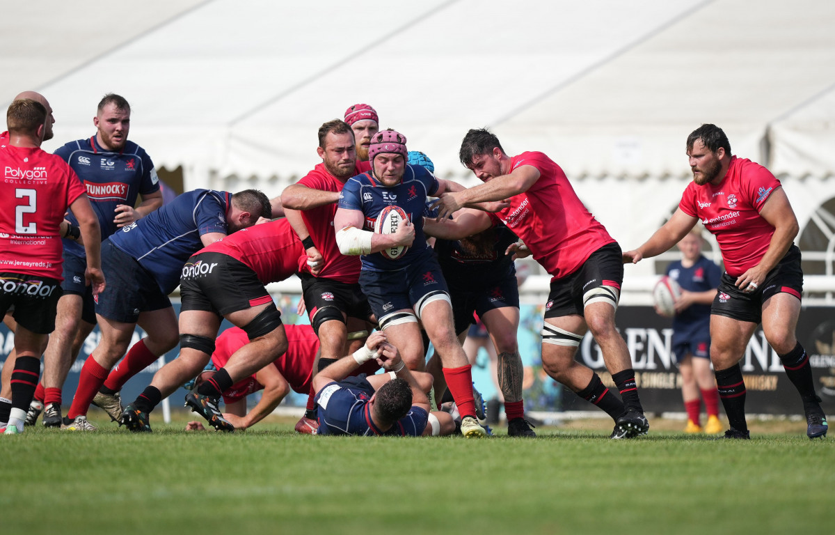 James Hadfield - Professional Rugby Player - Jersey Reds RFC